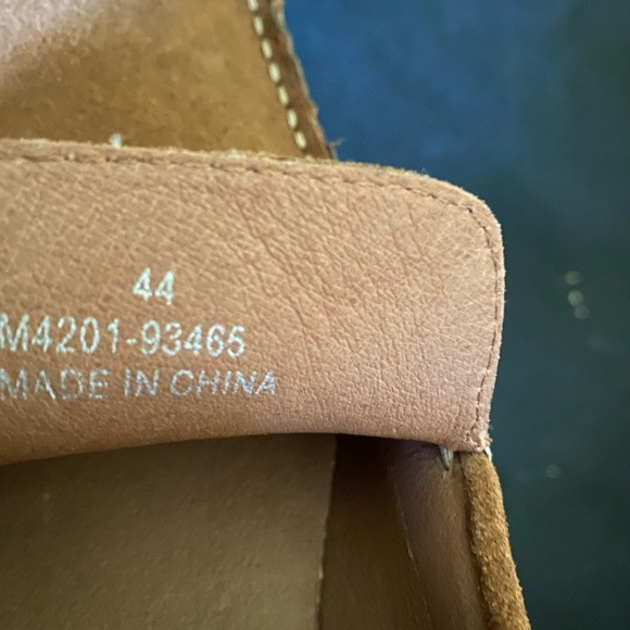 Mens Suede cognac brown shoes. - Picture 7 of 7